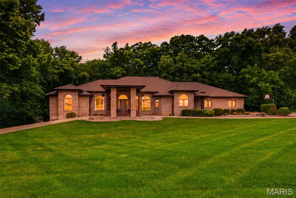 3 Rainier CT, O'fallon, MO 63366