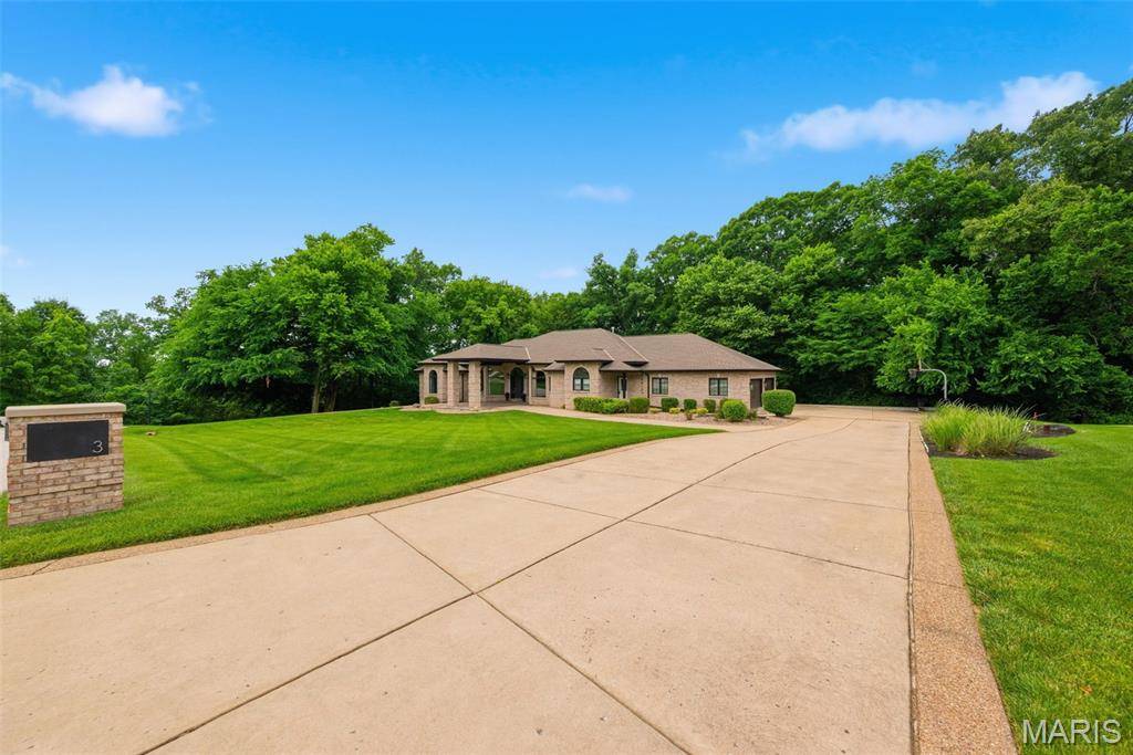 3 Rainier CT, O'fallon, MO 63366