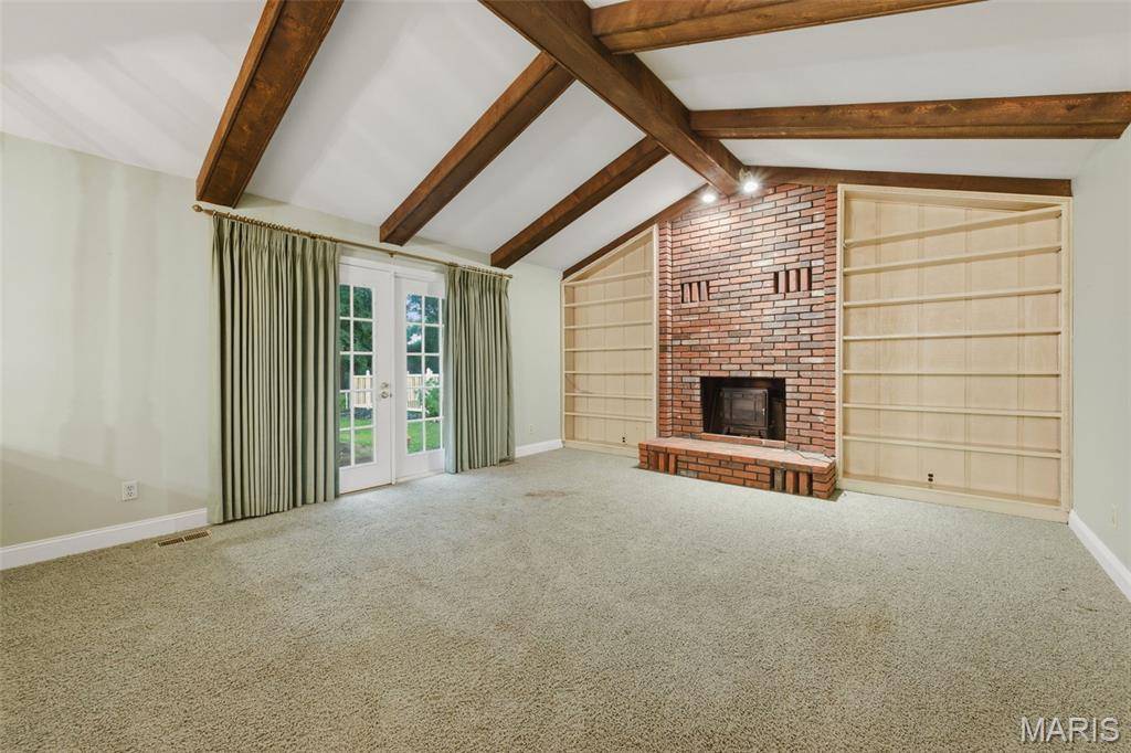 537 Huntercreek Ridge CT, Des Peres, MO 63131