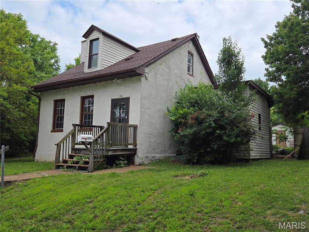 134 N Douglas AVE, Belleville, IL 62220