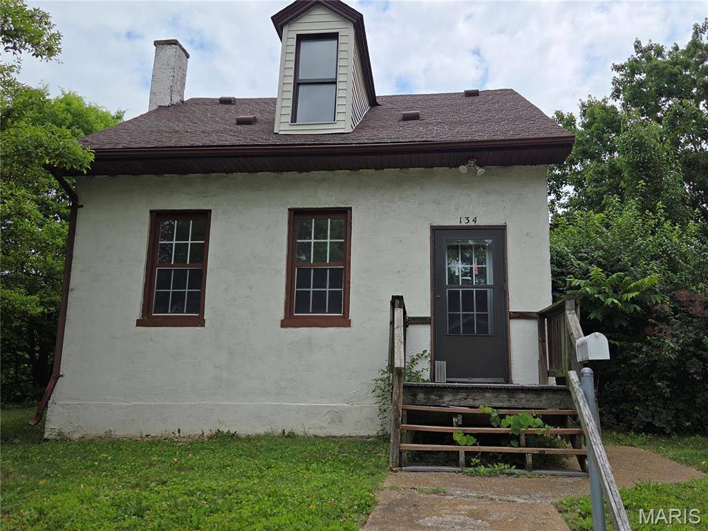 134 N Douglas AVE, Belleville, IL 62220