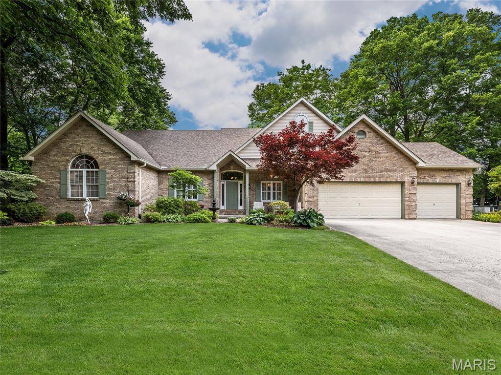 111 Timberwood LN, Collinsville, IL 62234