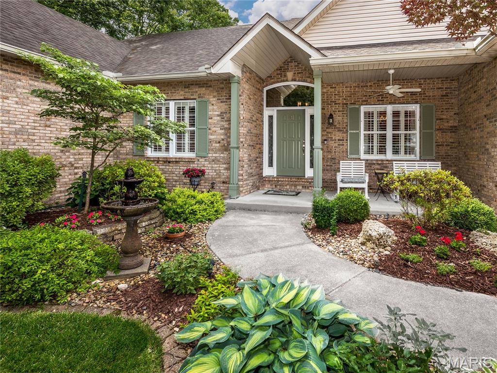 111 Timberwood LN, Collinsville, IL 62234