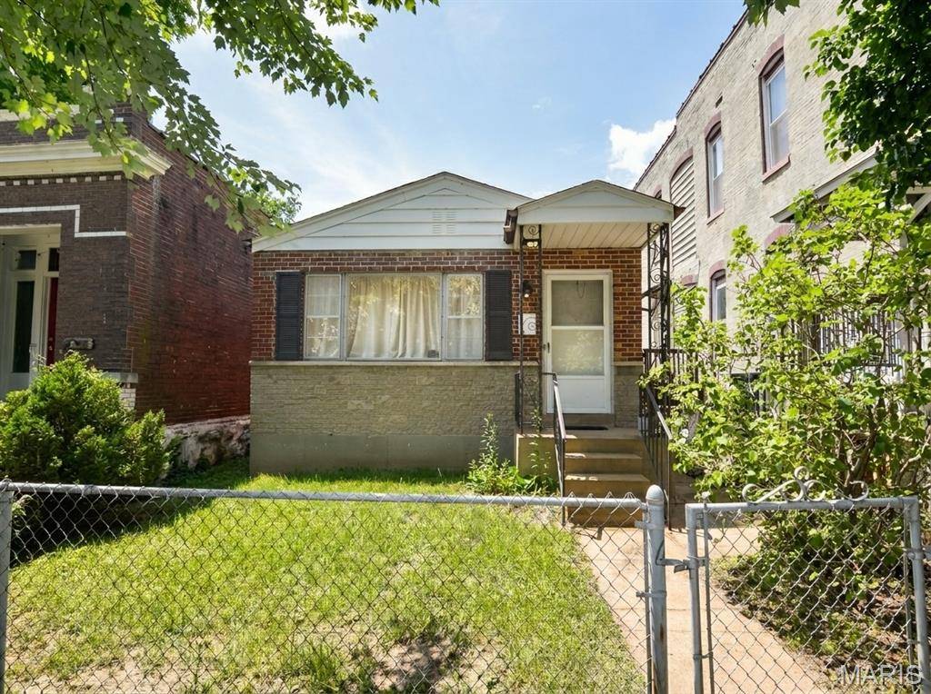 4649 Oregon AVE, St Louis, MO 63111