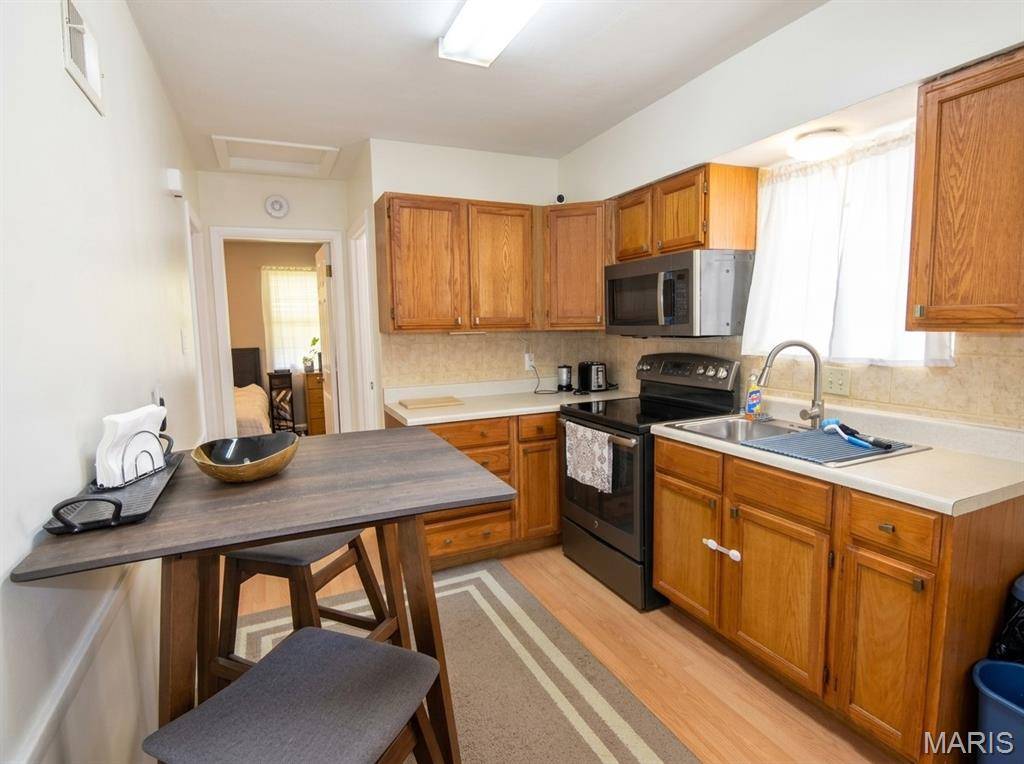 4649 Oregon AVE, St Louis, MO 63111