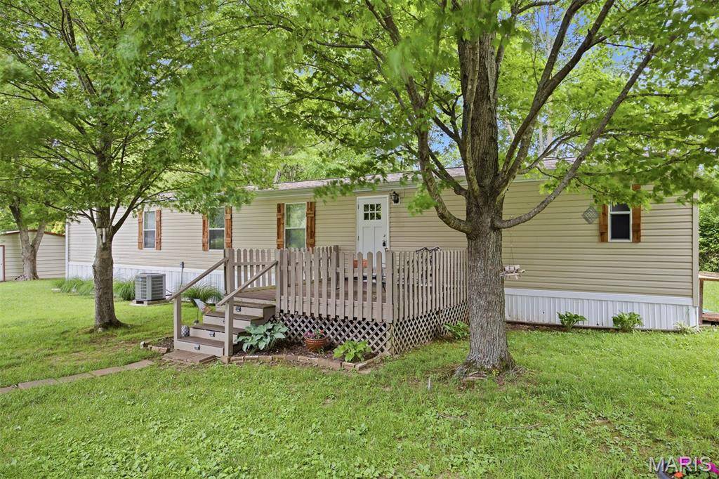 21827 Dove LN, Carlyle, IL 62231