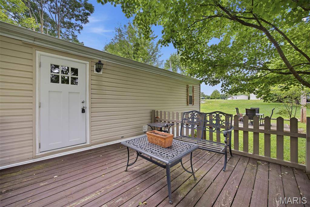 21827 Dove LN, Carlyle, IL 62231