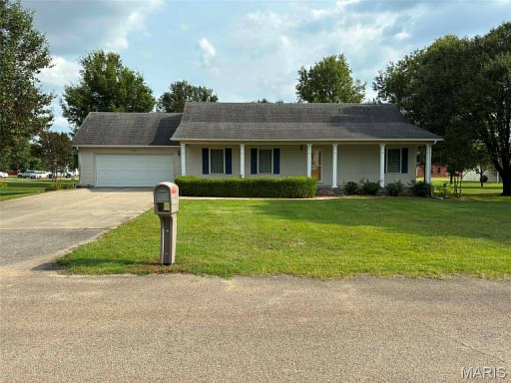 910 W Kennedy AVE, Bernie, MO 63822