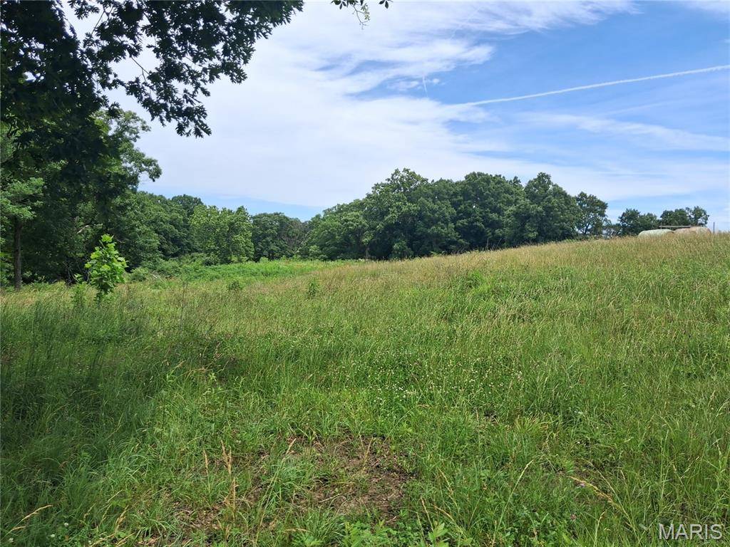 5 Hwy 24, Madison, MO 65263