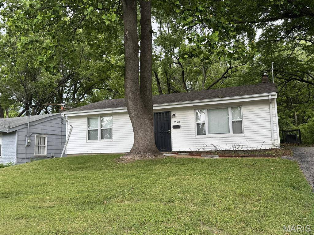 2823 Meadowlark AVE, St Louis, MO 63136