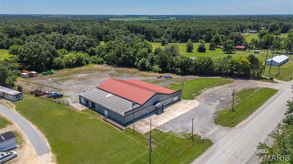 602 E Outer RD, Poplar Bluff, MO 63901