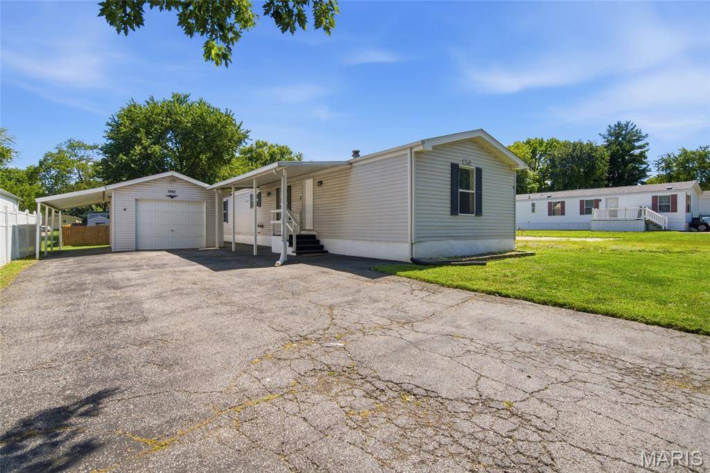 1805 Creekview DR, O'fallon, IL 62269