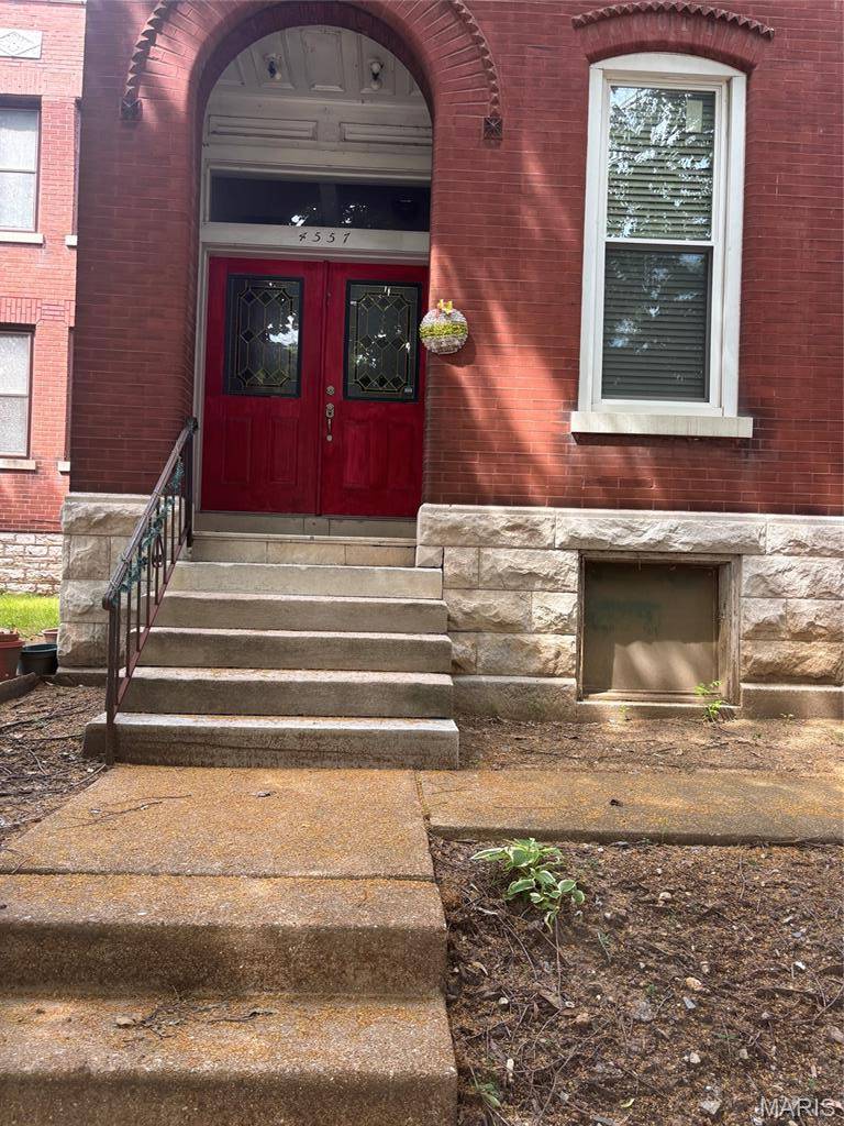 4557 Arco AVE, St Louis, MO 63110