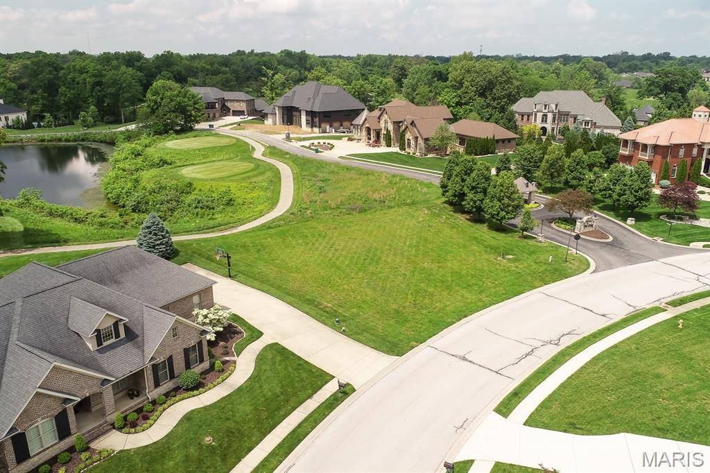 305 Forest Oaks DR, Caseyville, IL 62232