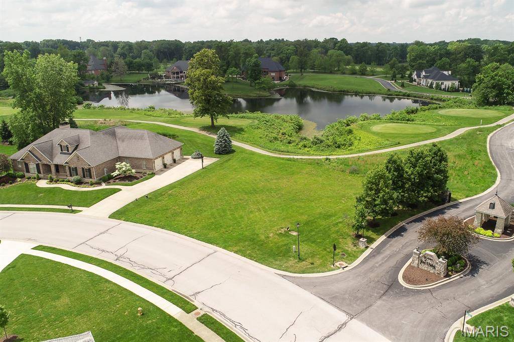 305 Forest Oaks DR, Caseyville, IL 62232