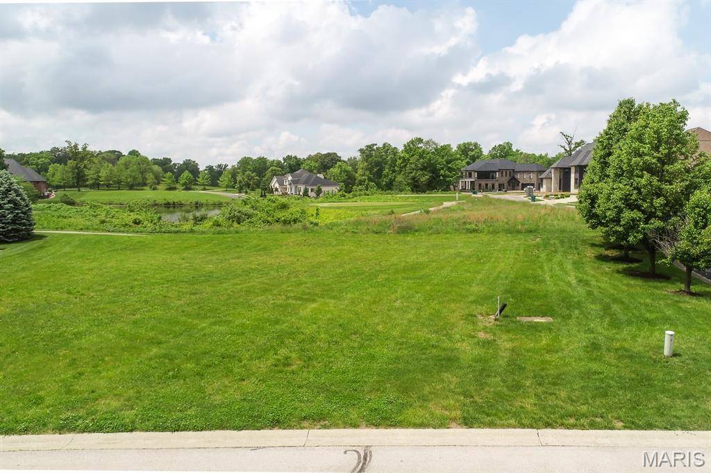 305 Forest Oaks DR, Caseyville, IL 62232