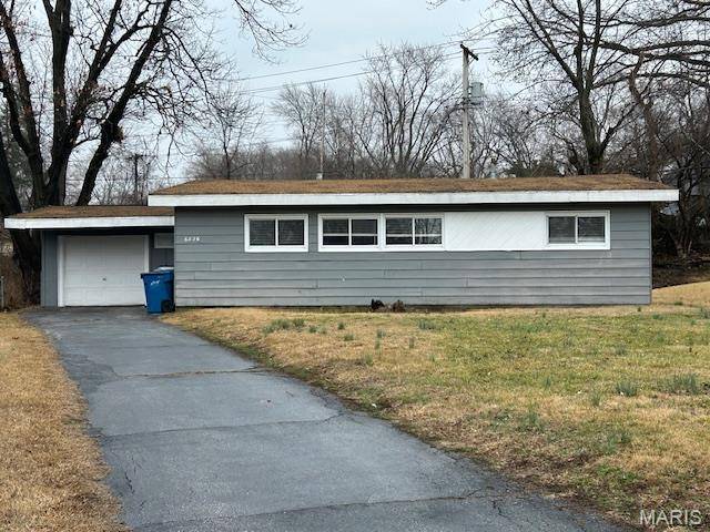 6826 Friarwood DR, Berkeley, MO 63134