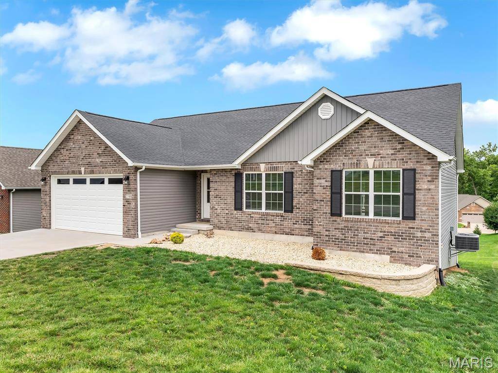 2798 Moon Crest CT, Washington, MO 63090