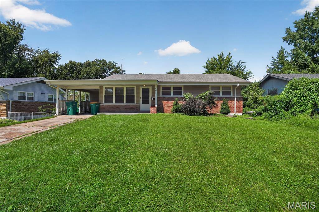 9835 Portage DR, St Louis, MO 63136