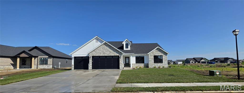 308 Rumsfeld DR, Troy, IL 62094