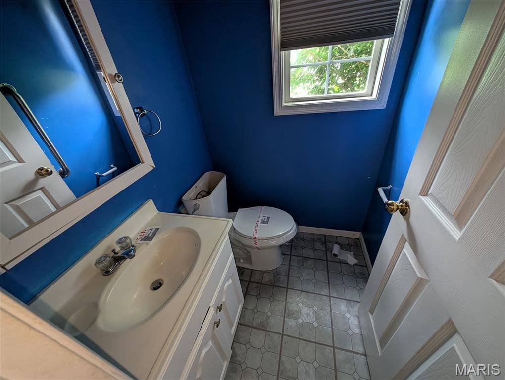 2 Highland DR, Belleville, IL 62226