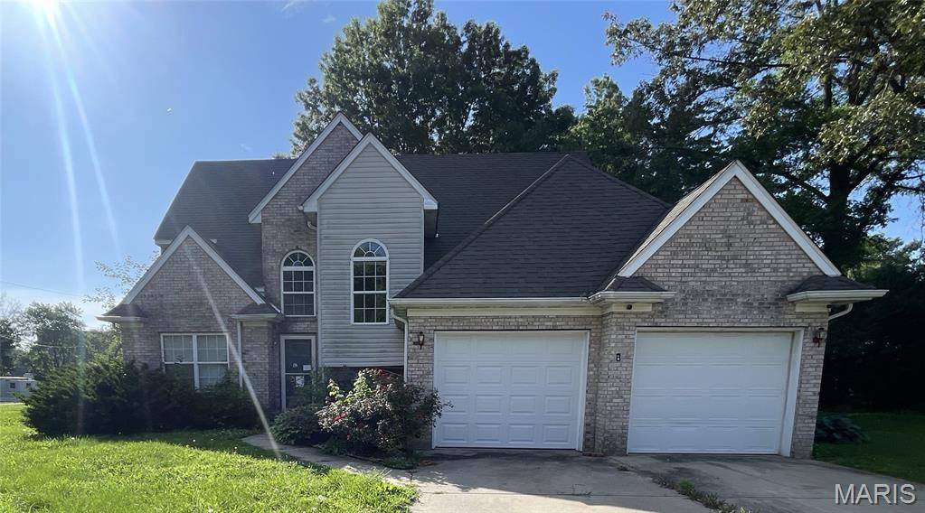 2 Highland DR, Belleville, IL 62226