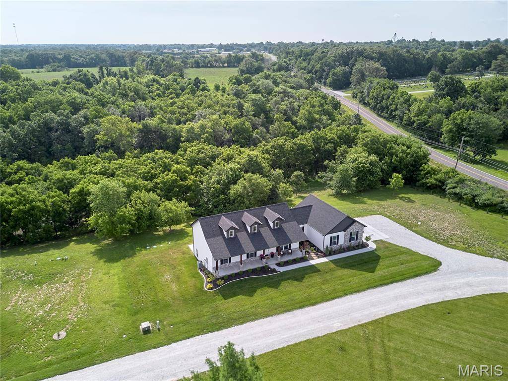 4 Ashley LN, Hawk Point, MO 63349