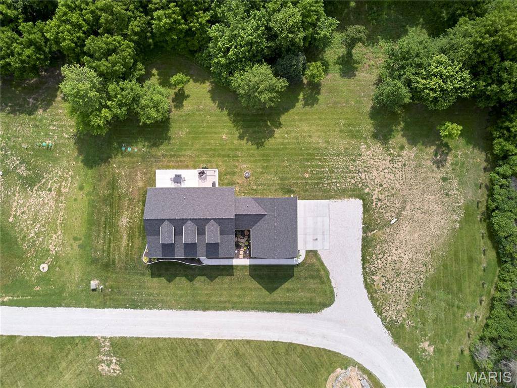 4 Ashley LN, Hawk Point, MO 63349