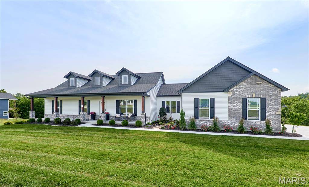 4 Ashley LN, Hawk Point, MO 63349