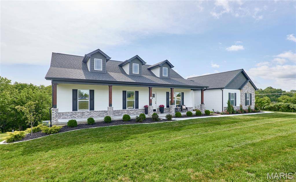 4 Ashley LN, Hawk Point, MO 63349
