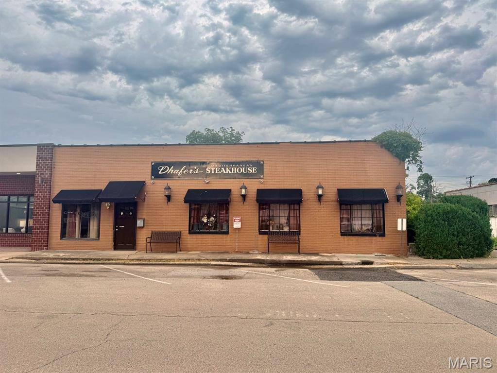 117 S Locust ST, Dexter, MO 63841