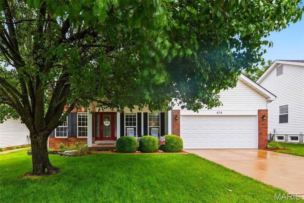 614 Whispering Willows CT, Ballwin, MO 63021