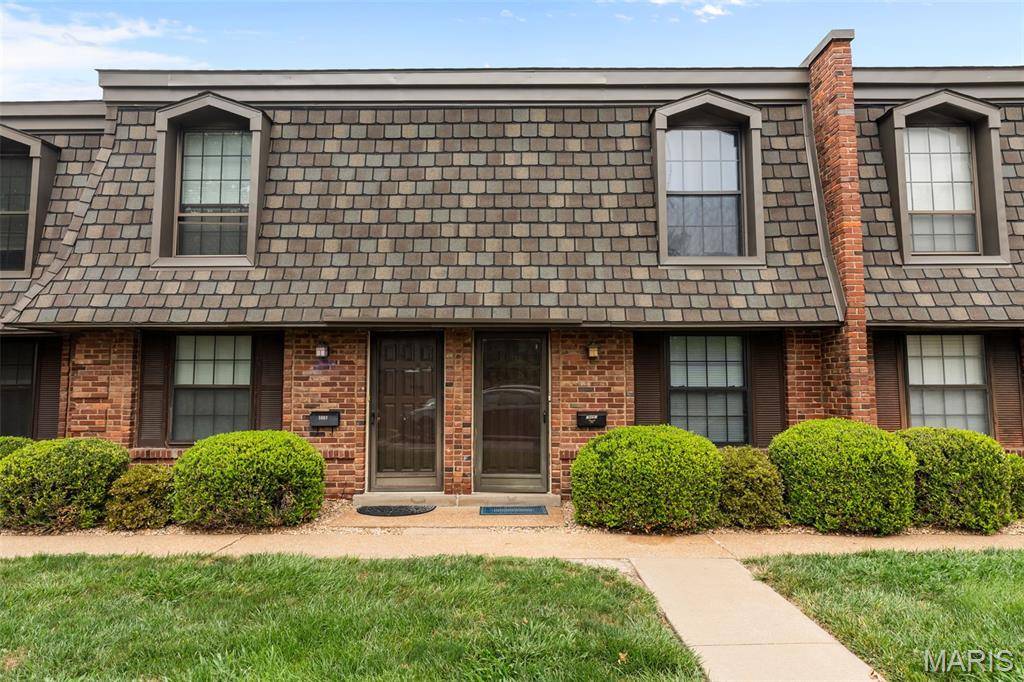 1891 Mansard DR, St Louis, MO 63125