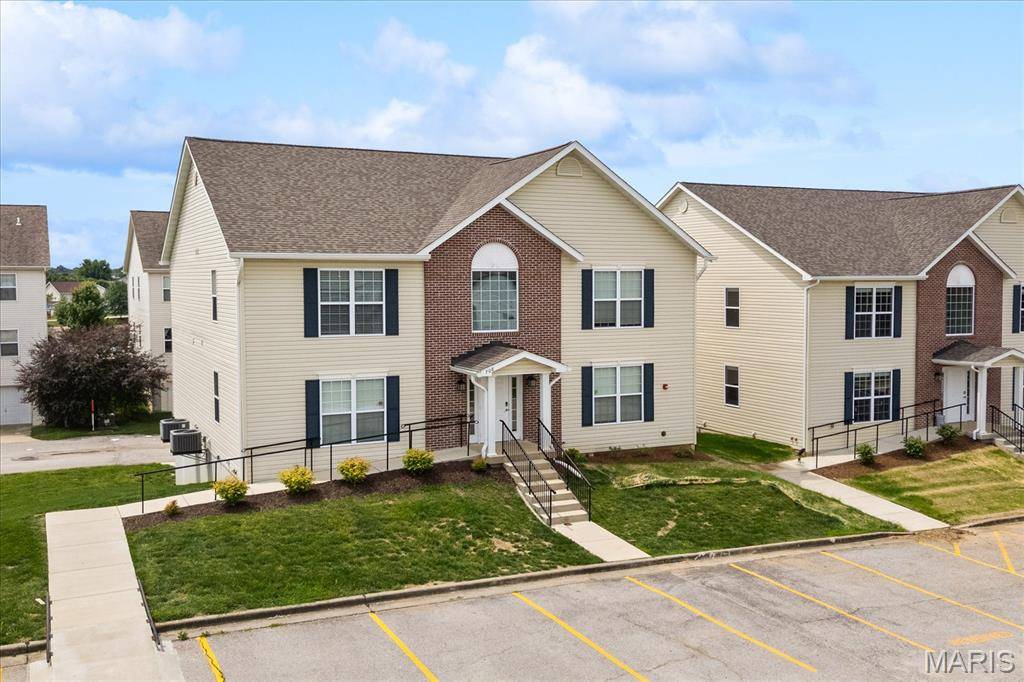 704 Harbor Woods DR #D, Fairview Heights, IL 62232