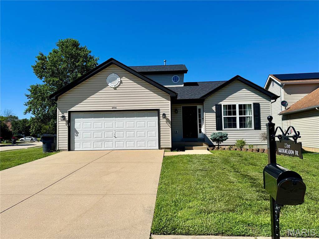 2766 Brookmeadow DR, Belleville, IL 62221