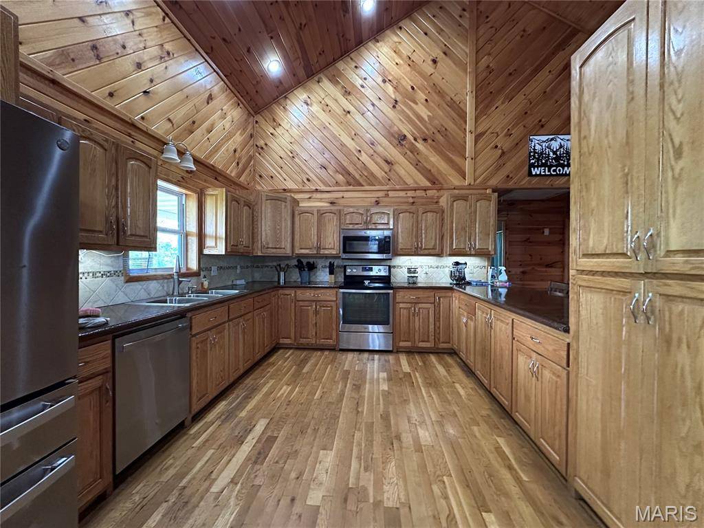 16393 Highway B, Ellington, MO 63638