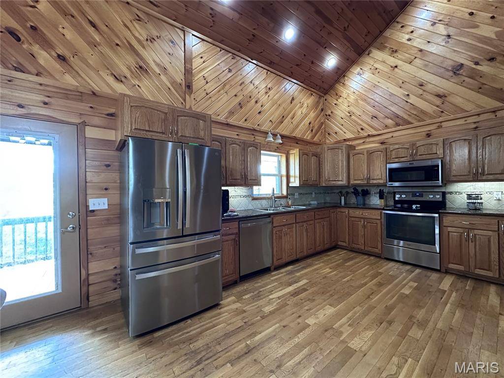 16393 Highway B, Ellington, MO 63638