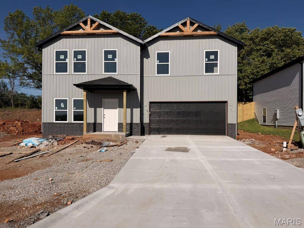 939 Holstein, Marshfield, MO 65706