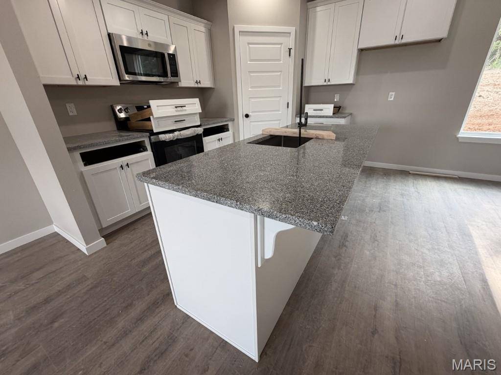 939 Holstein, Marshfield, MO 65706