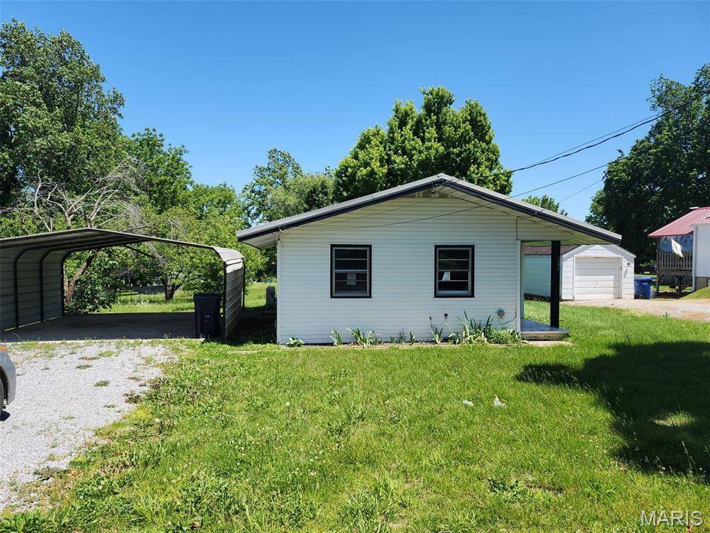 1208 Thomasville RD, Houston, MO 65483