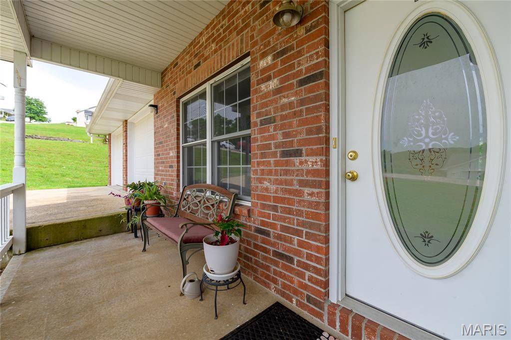 160 Sawmill RD, St Robert, MO 65584