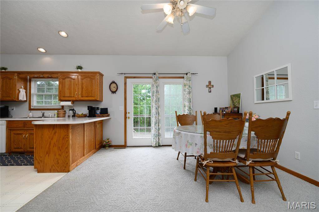 160 Sawmill RD, St Robert, MO 65584