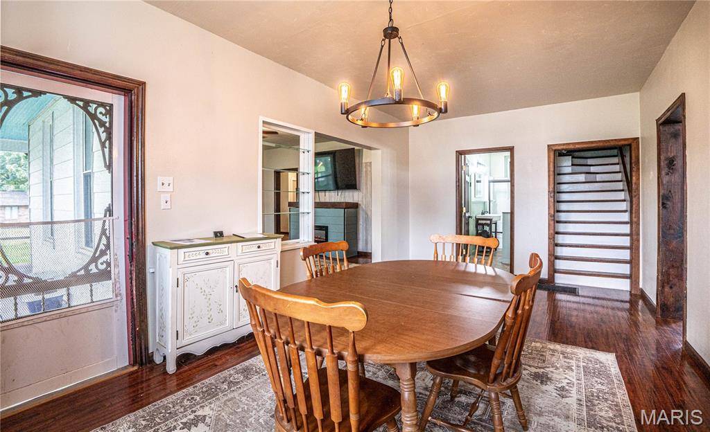 1924 High ST, Chester, IL 62233