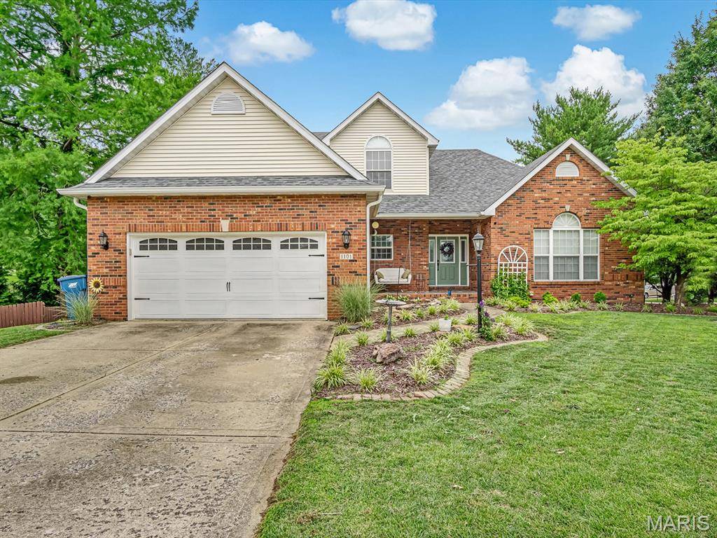 1101 Timberlake DR, Edwardsville, IL 62025