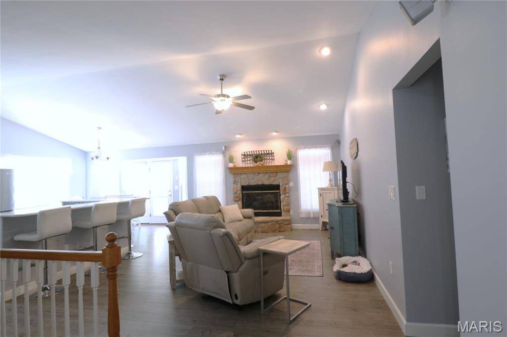 207 Gran Vista DR, Festus, MO 63028