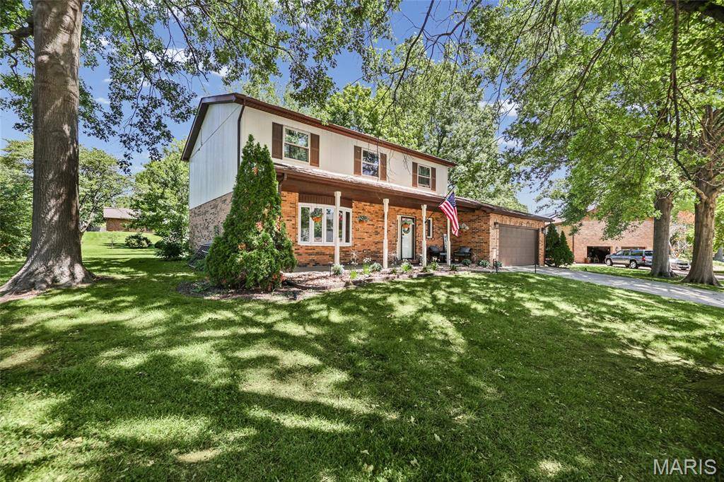 15 Moonglow DR, Belleville, IL 62221