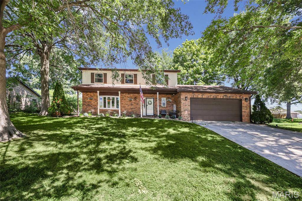 15 Moonglow DR, Belleville, IL 62221
