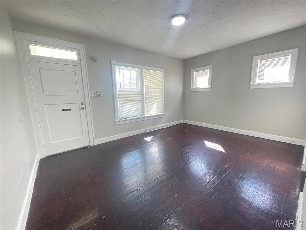 2128 Lexa DR, St Louis, MO 63136