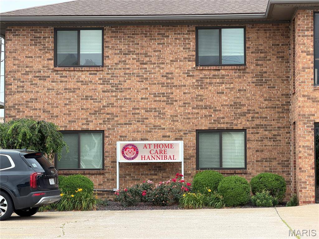2 Melgrove Pl, Hannibal, MO 63401