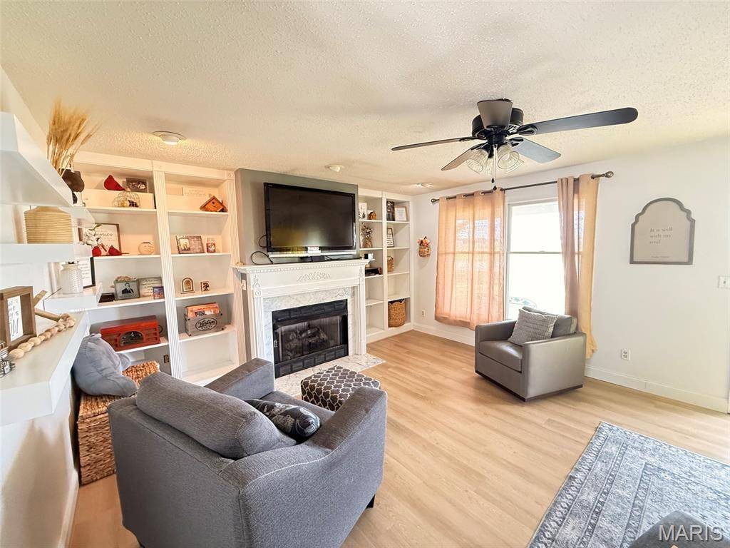 100 Quail Run, Bethalto, IL 62010